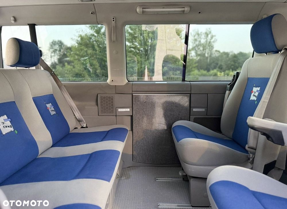 Volkswagen Multivan - 21