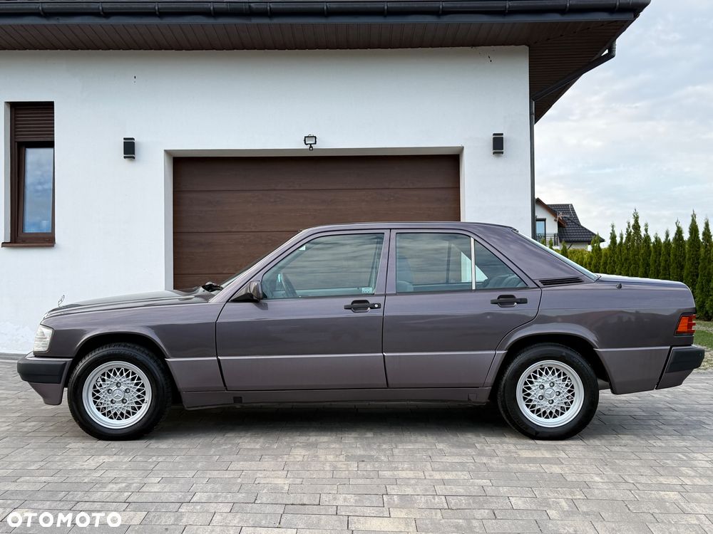Mercedes-Benz W201 (190) - 10