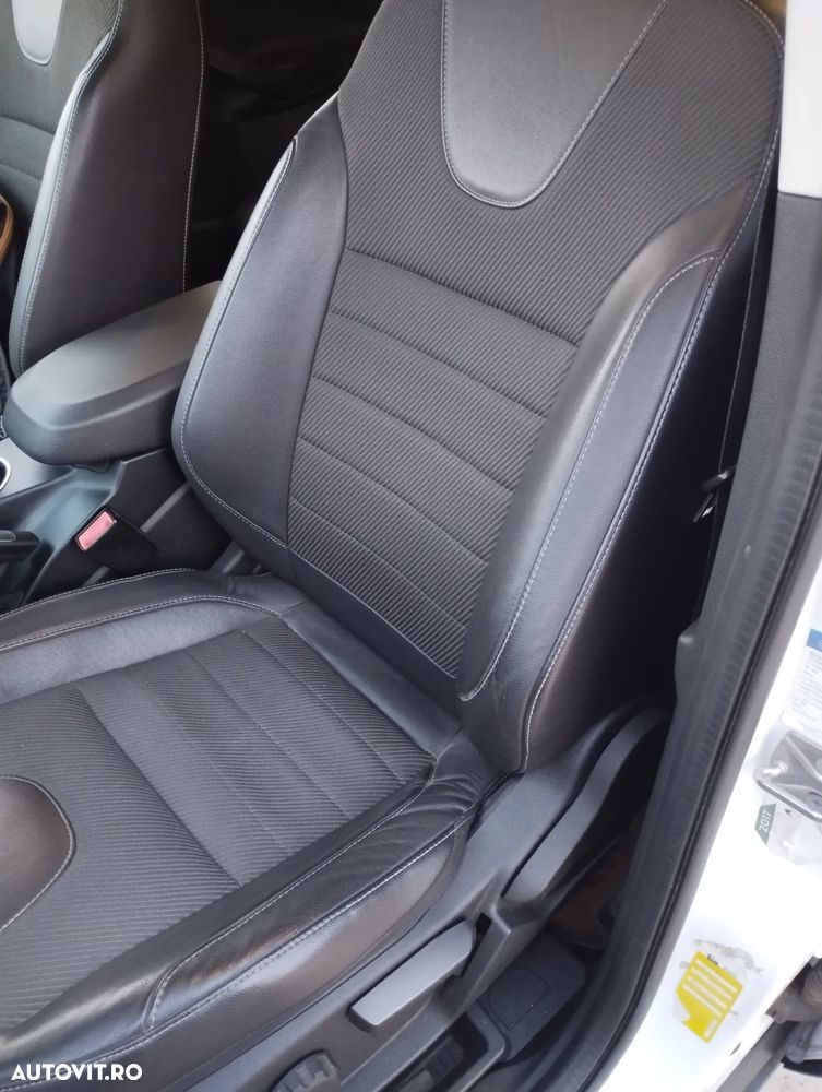 Ford Kuga 2.0 TDCi Powershift 4WD Titanium - 6