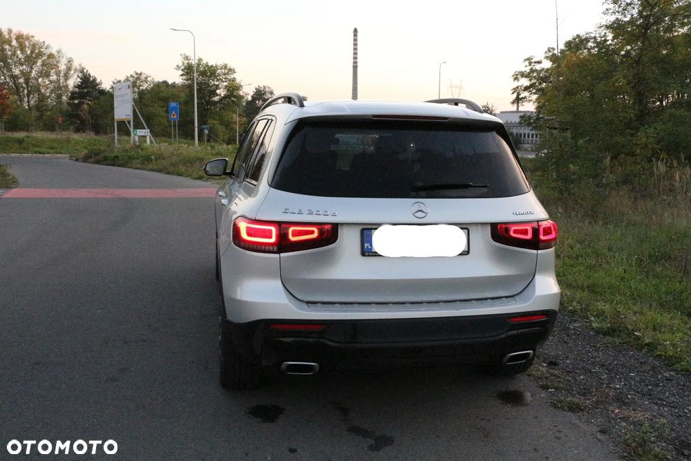 Mercedes-Benz GLB - 11