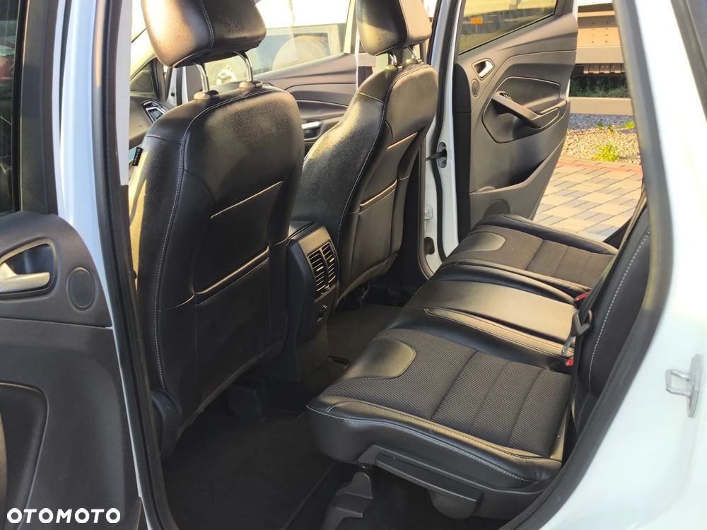 Ford Kuga 2.0 TDCi FWD Titanium - 22
