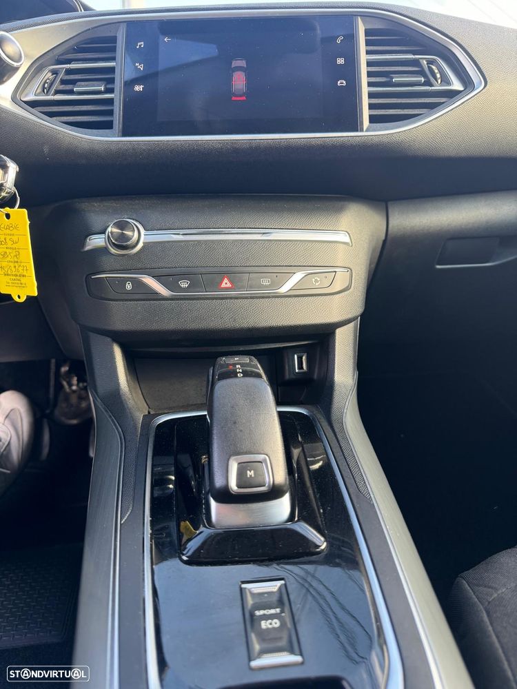 Peugeot 308 SW BlueHDi 130 EAT8 Style - 18