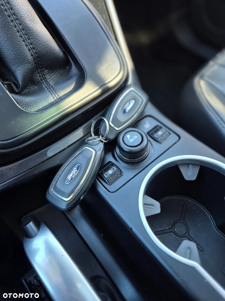 Ford Kuga - 13