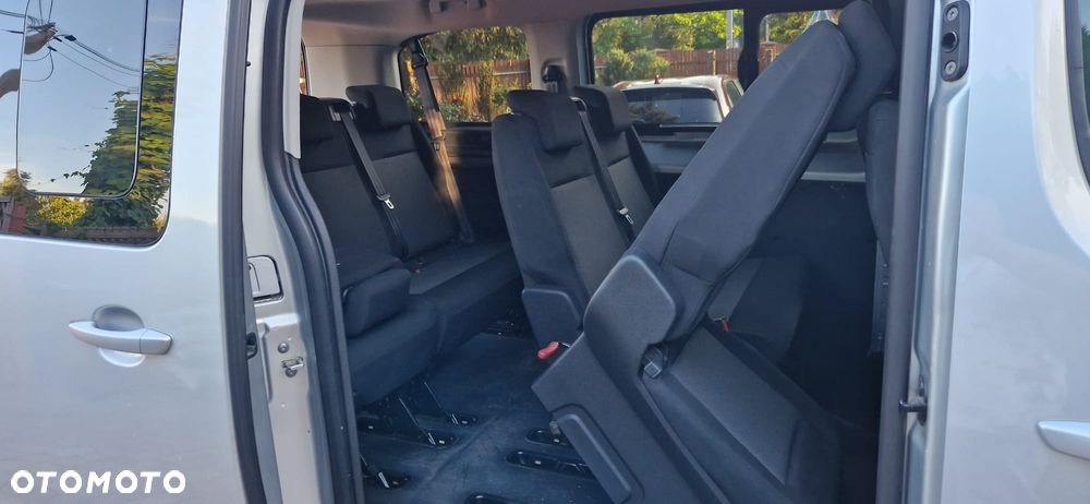 Peugeot Traveller - 12