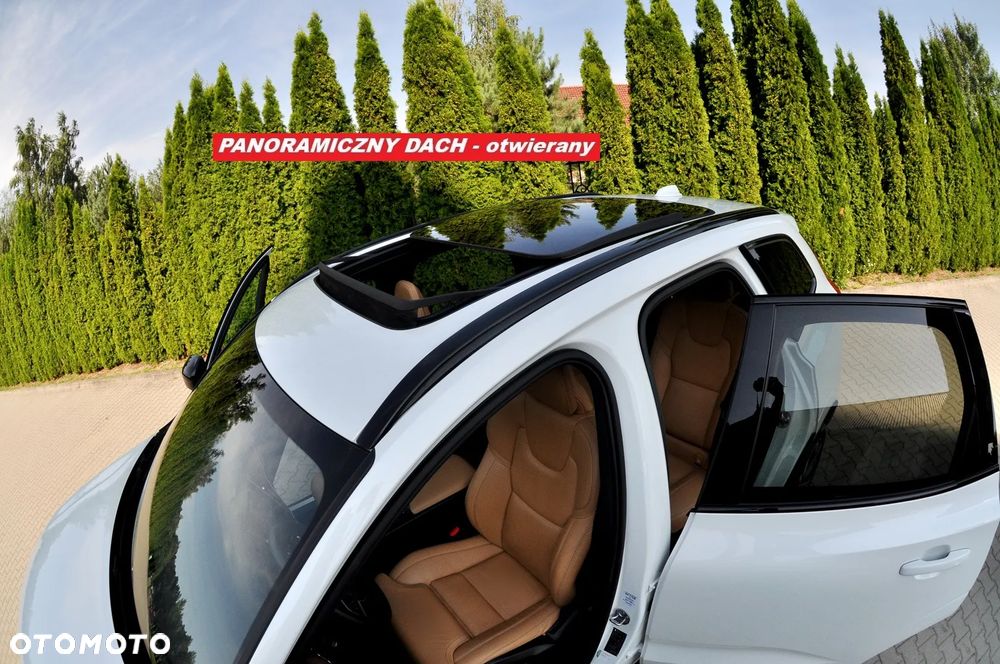 Volvo XC 60 B4 D Plus Dark - 25