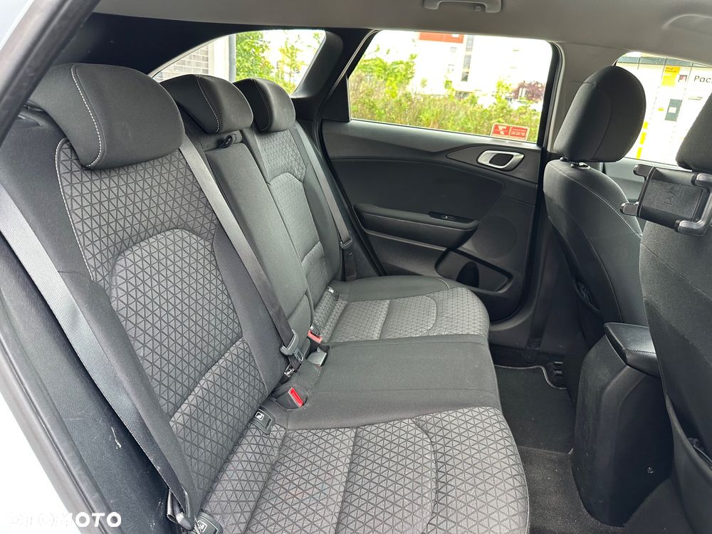 Kia Ceed 1.6 CRDi SCR M - 23