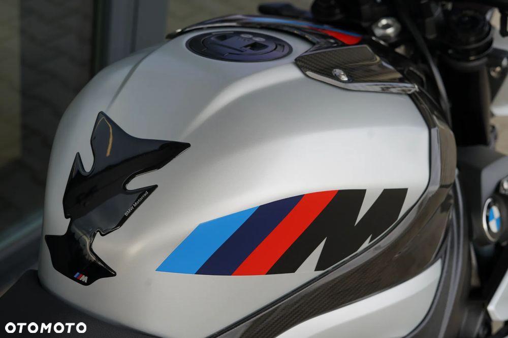 BMW S - 19