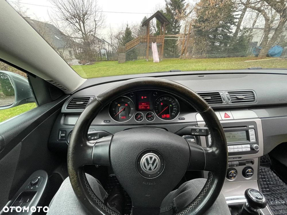 Volkswagen Passat 2.0 TDI Comfortline - 4