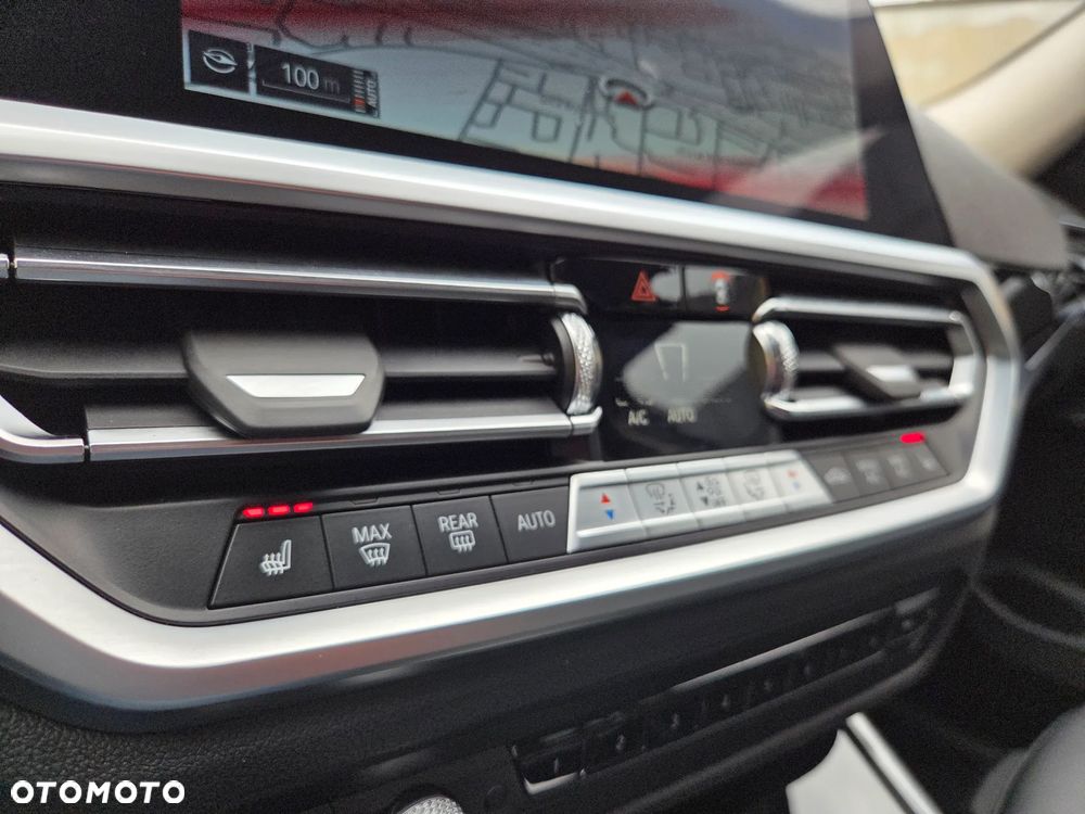 BMW Seria 3 320d Sport Line - 23