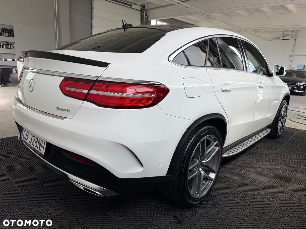 Mercedes-Benz GLE 350 d 4Matic 9G-TRONIC AMG Line - 13