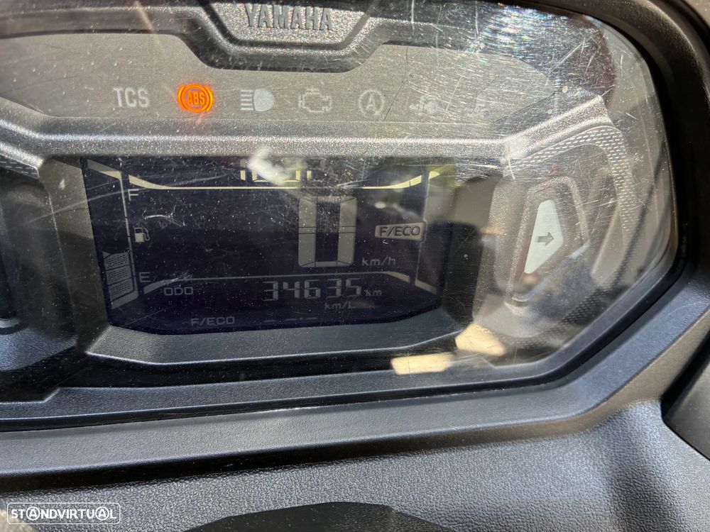 Yamaha NMAX - 11