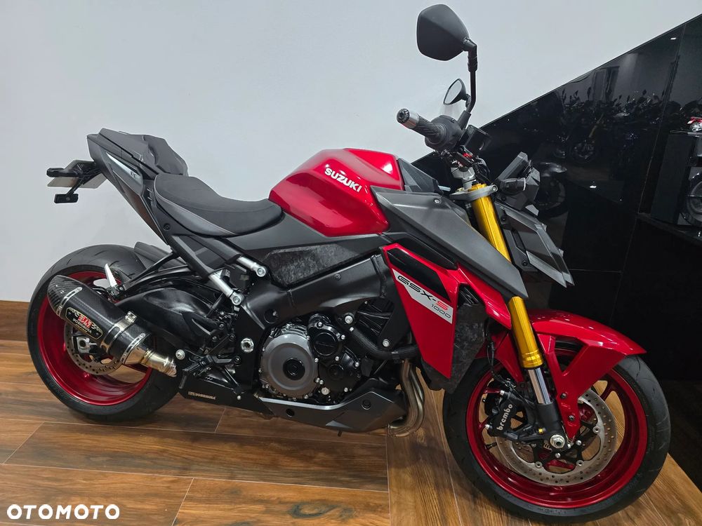 Suzuki GSX - 28