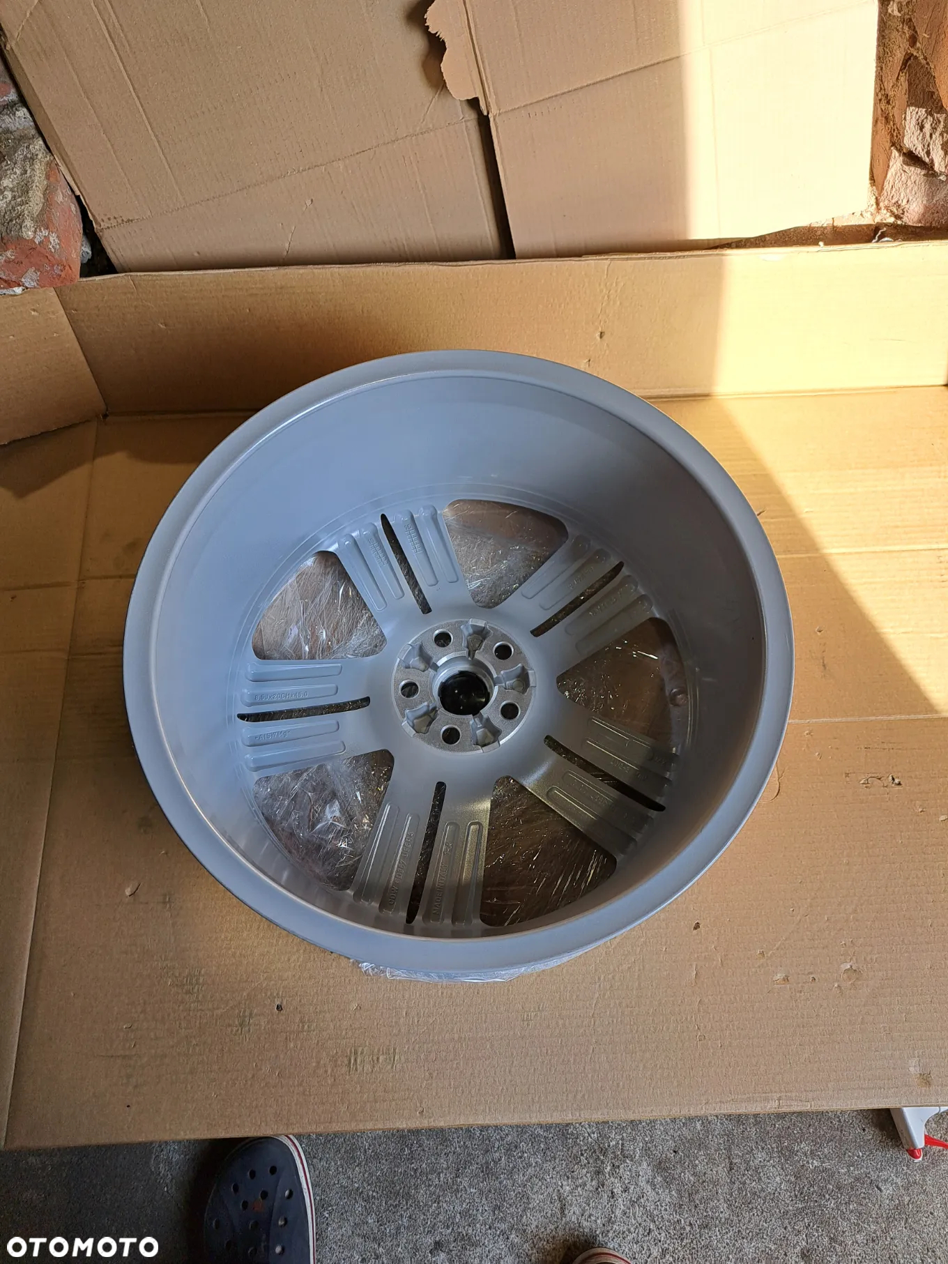 Felga Aluminiowa Jaguar F-PACE X761 20 Cali 8.5Jx20 CH ET 45 HK83-1007-GA T4A2308 STYLE 5036 5 SPLIT-SPOKE GLOSS SPARKLE SILVER - 3