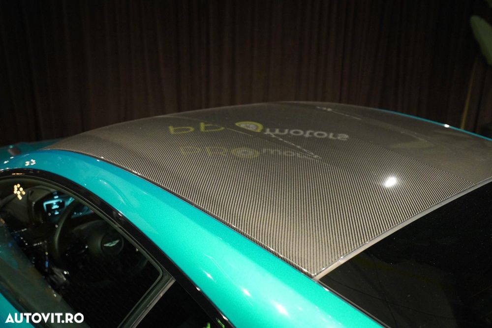 Aston Martin V8 Vantage - 7