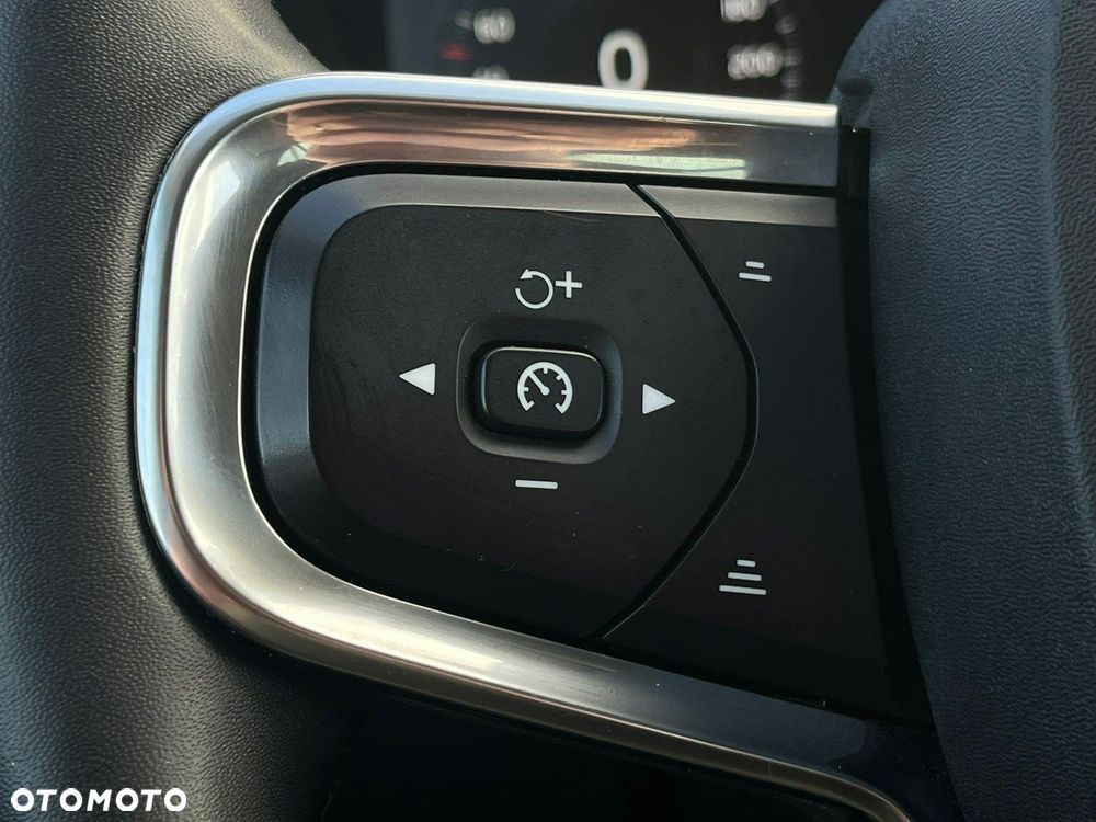 Volvo XC 40 T3 Momentum Pro - 20