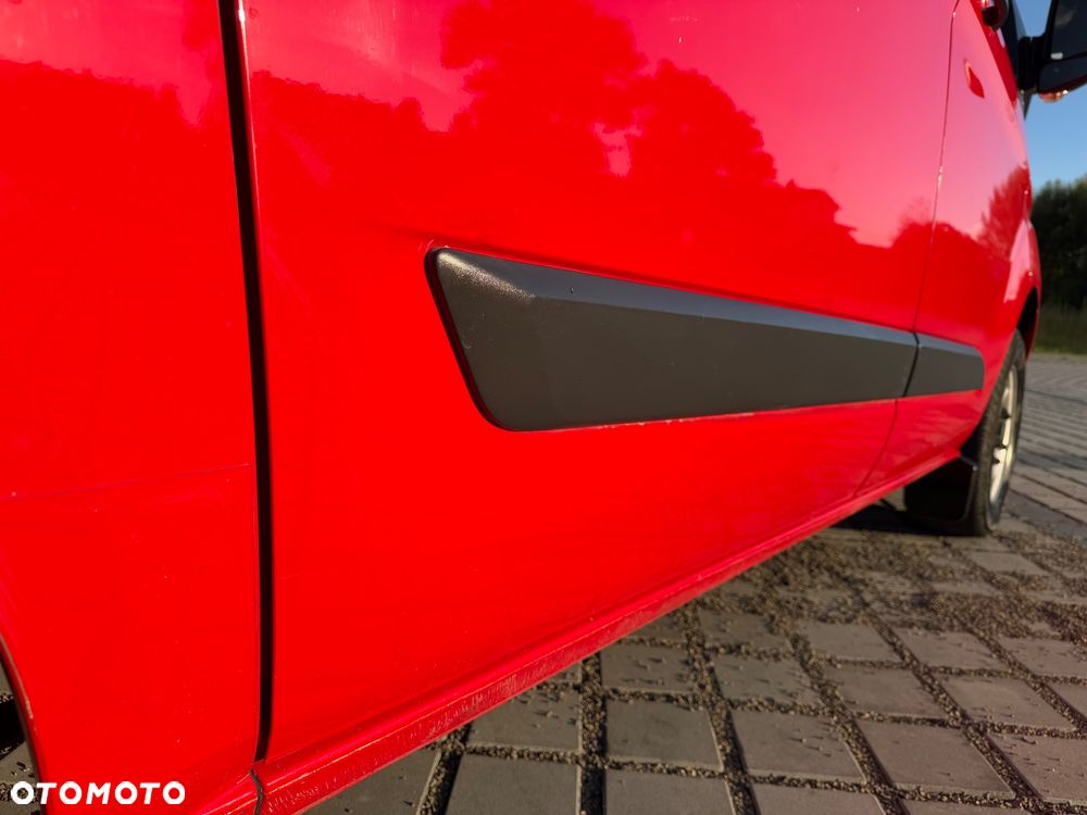 Ford TRANSIT CUSTOM - 12