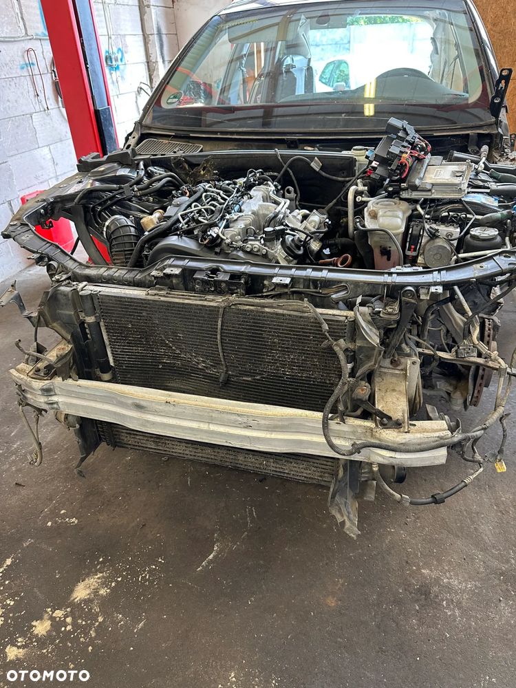 AUDI A4 B8 2.0 TDI PAS PRZEDNI Z CHŁODNICAMI MANUAL - 1