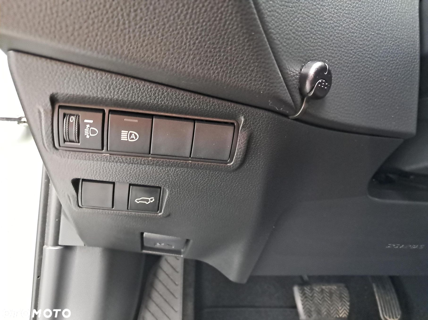 Toyota Corolla Cross 2.0 Hybrid Style - 18