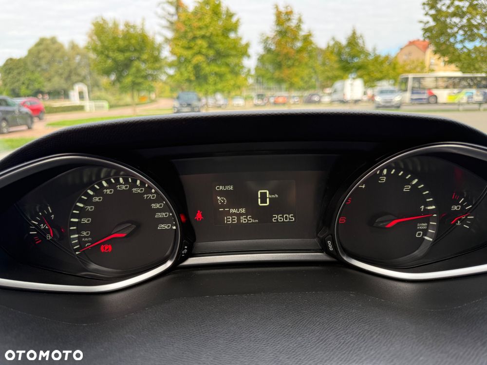 Peugeot 308 1.6 BlueHDi Allure S&S - 12