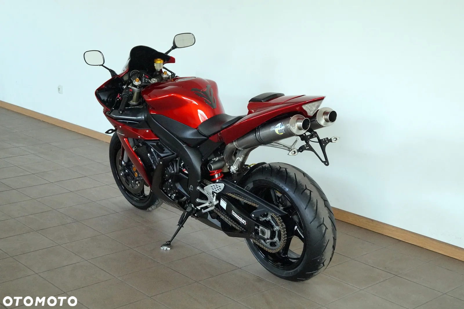 Yamaha R1 - 10