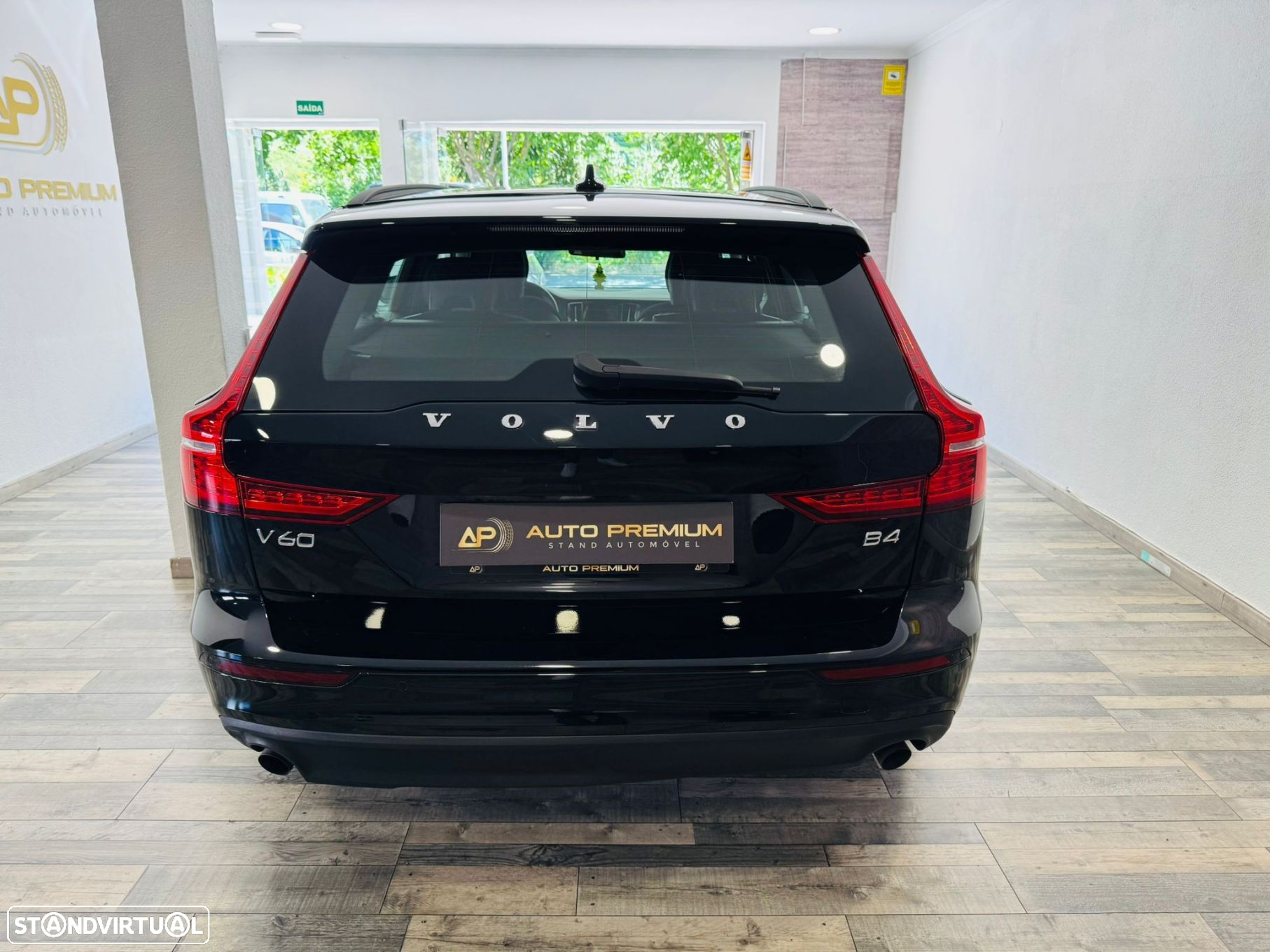 Volvo V60 2.0 B4 Momentum Core Geartronic - 6