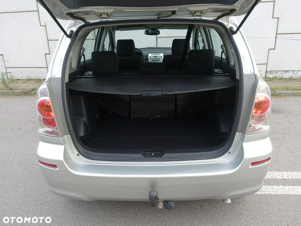 Toyota Corolla Verso - 15