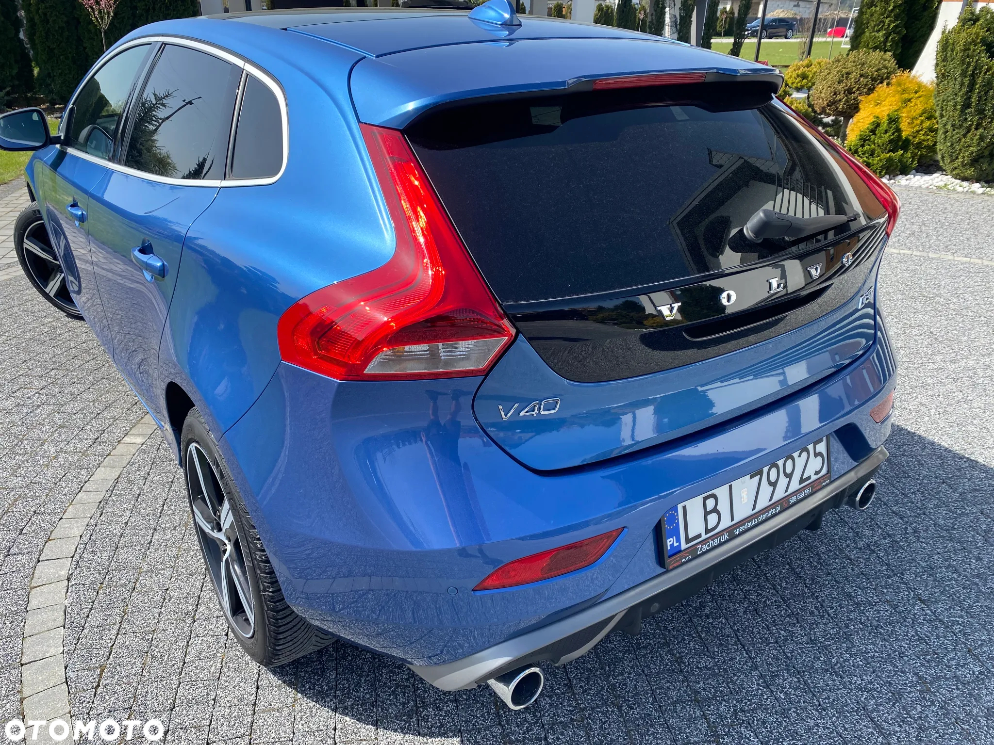 Volvo V40 D3 R Design - 6