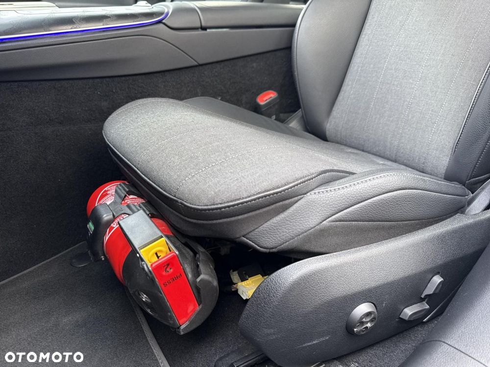 Mercedes-Benz Klasa E - 11