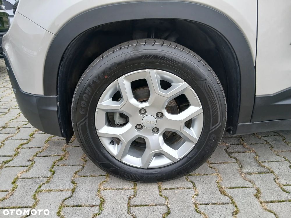 Jeep Avenger 1.2 GSE T3 Altitude FWD - 24