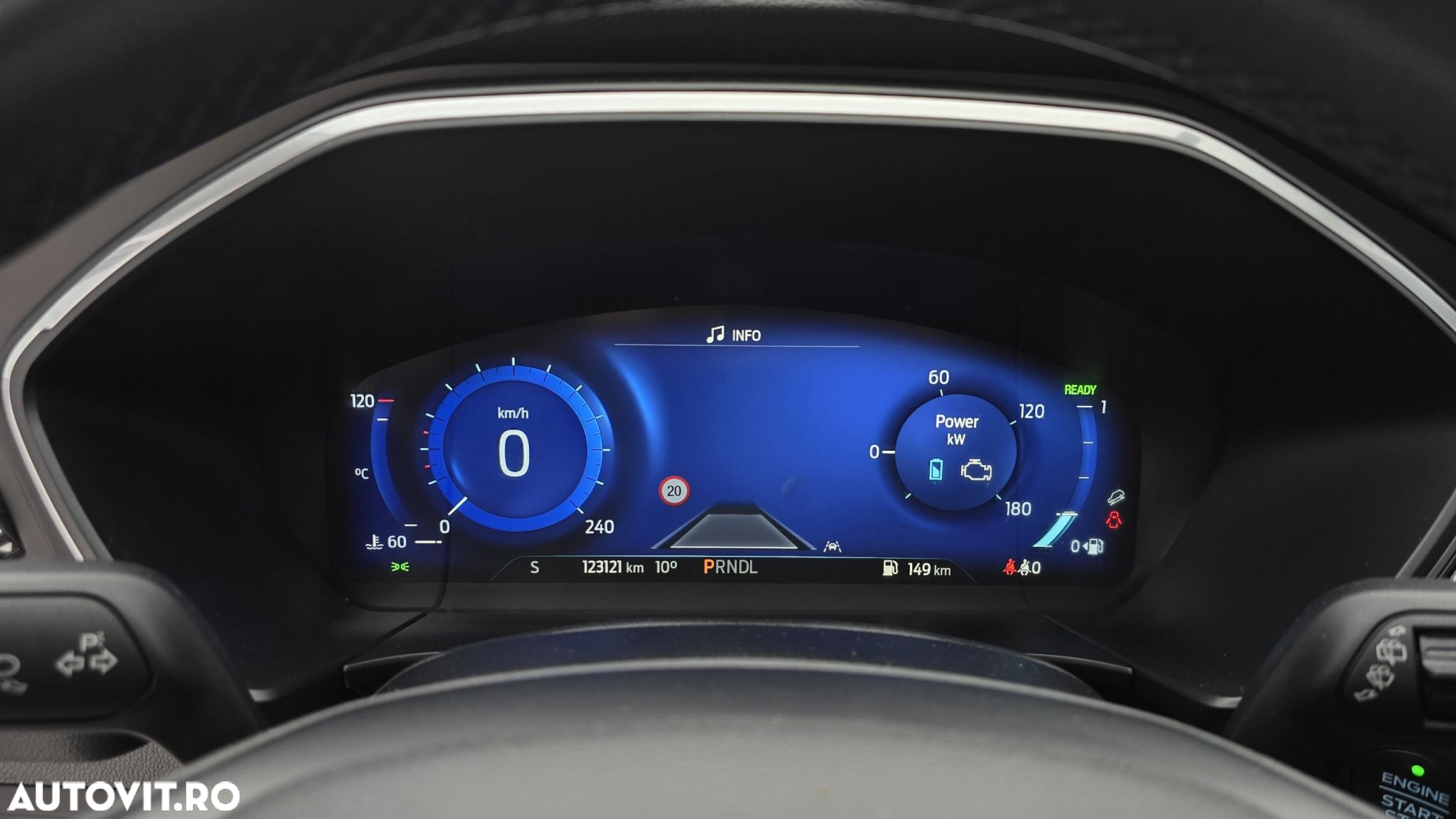 Ford Kuga - 16