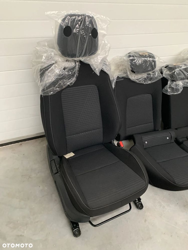 HYUNDAI I20 fotele tapicerka środek 22 r. - 2