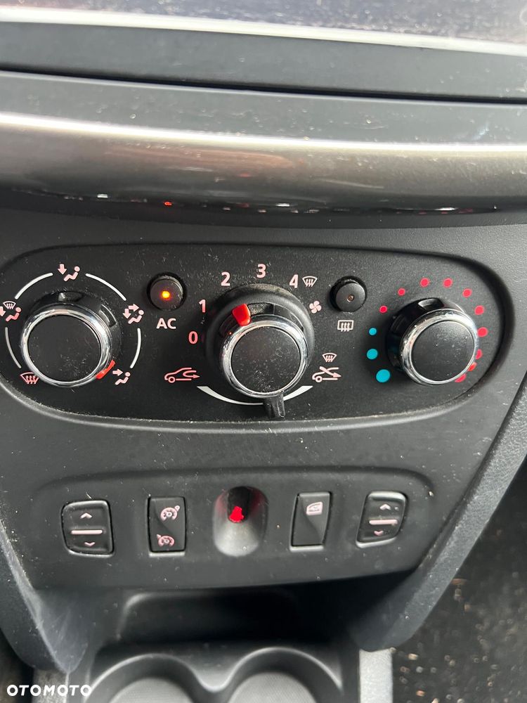 Dacia Sandero 0.9 TCe Laureate - 13
