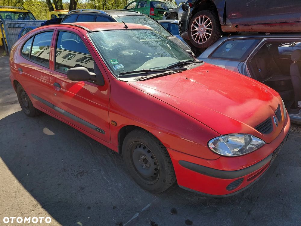 Na części: Renault Megane  Rok 1999 Pojemność 1390 Moc 55 kw Benzyna - 4