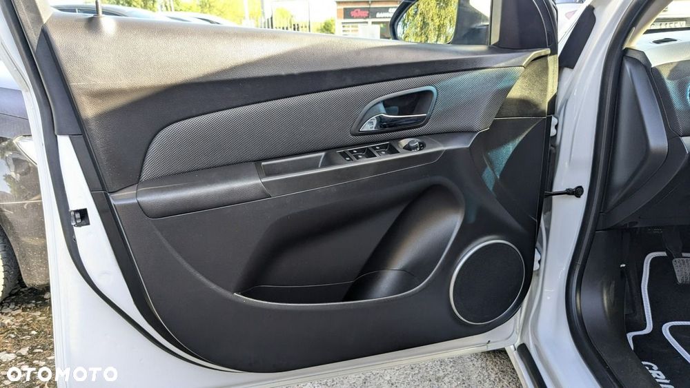 Chevrolet Cruze - 33