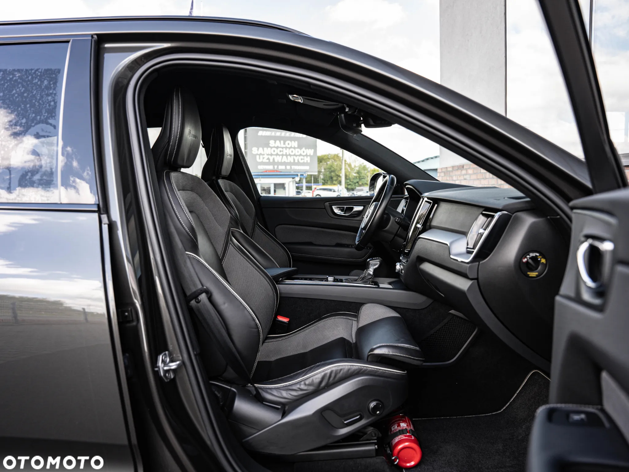 Volvo XC 60 D4 R-Design - 25