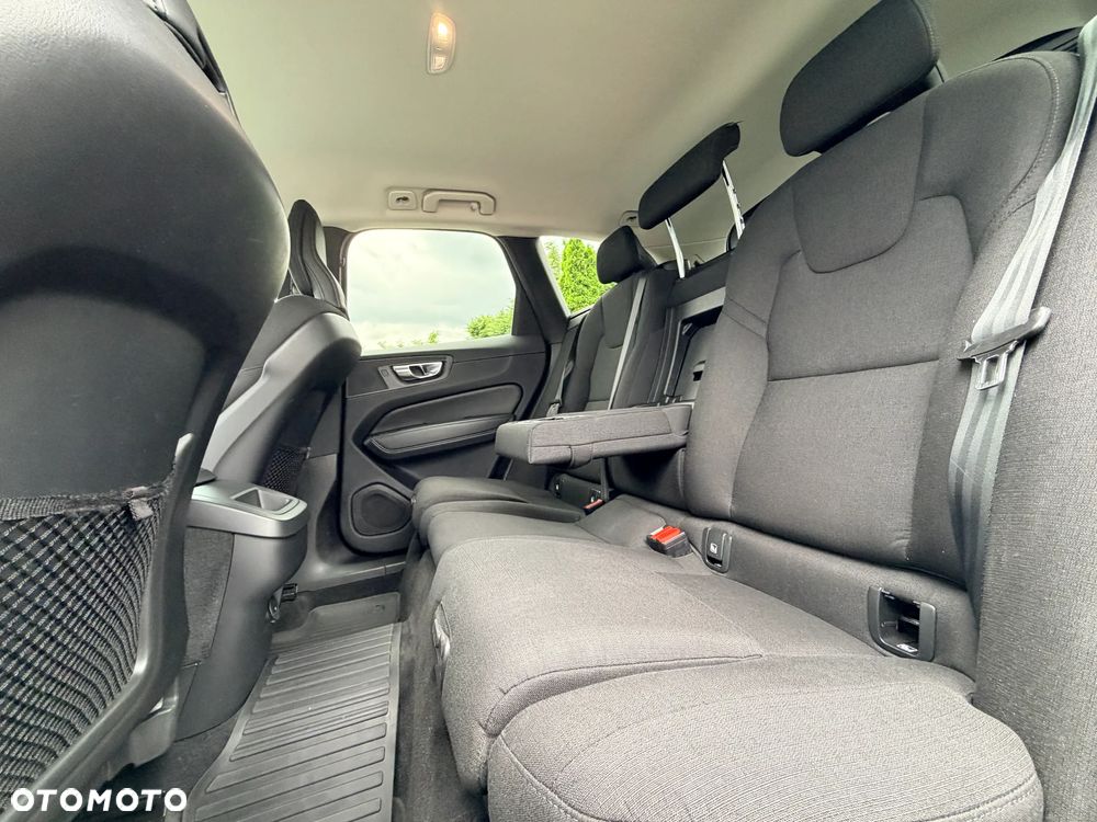 Volvo XC 60 B4 D AWD Momentum Pro - 15