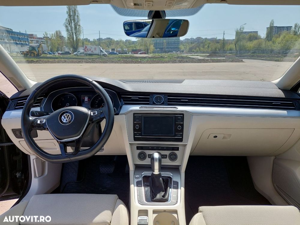 Volkswagen Passat 2.0 TDI DSG Comfortline - 14