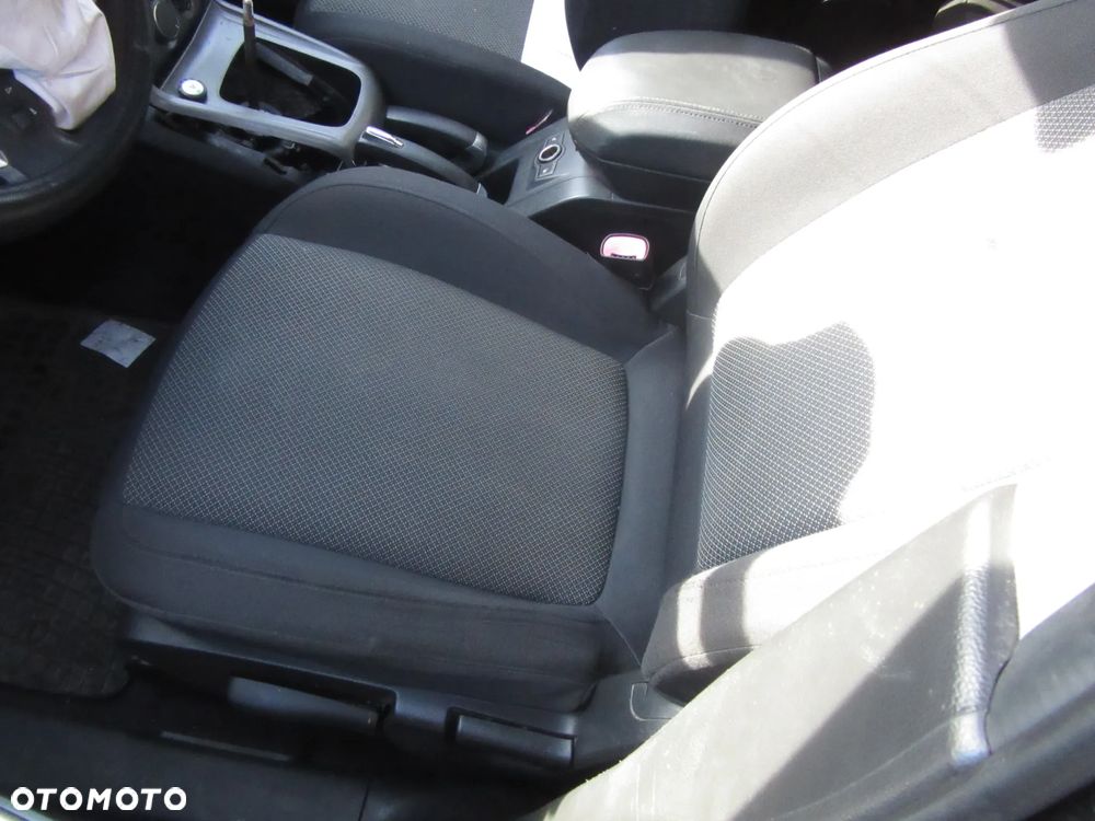 KANAPA FOTELE BOCZKI Opel Antara 2007 Wszyskie części - 1