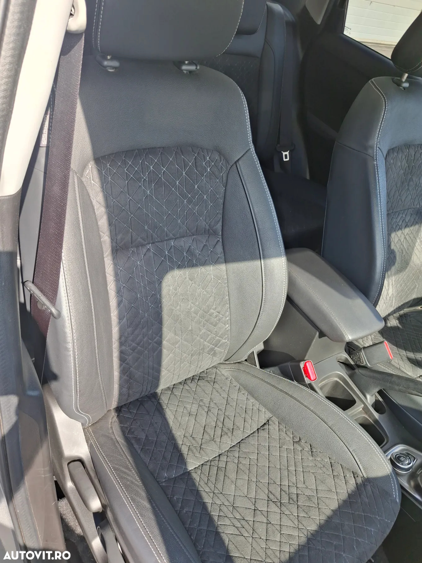 Suzuki Vitara 1.4 Boosterjet AllGrip MHEV Luxus - 13