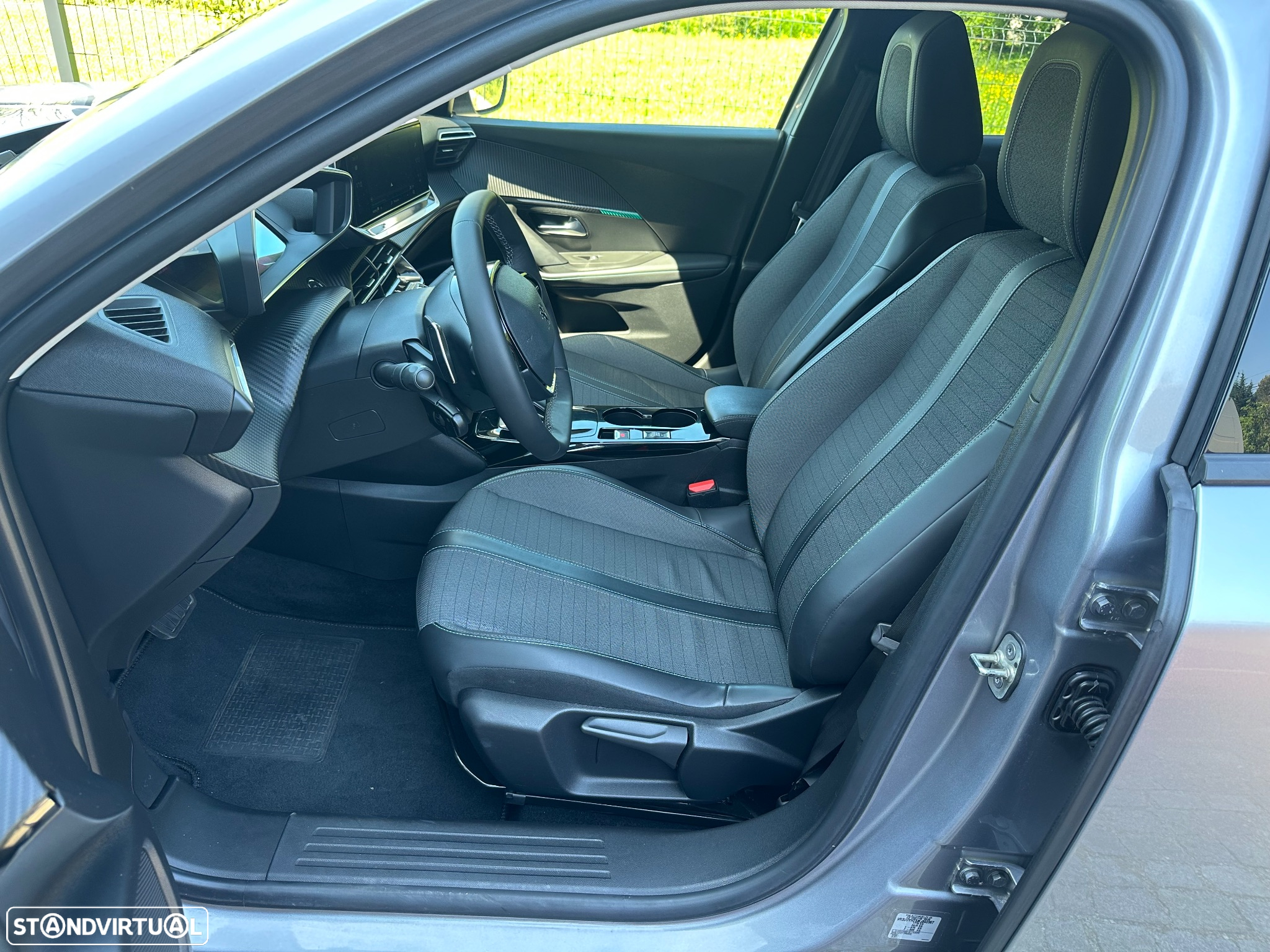 Peugeot 2008 1.5 BlueHDi Allure Pack EAT8 - 6
