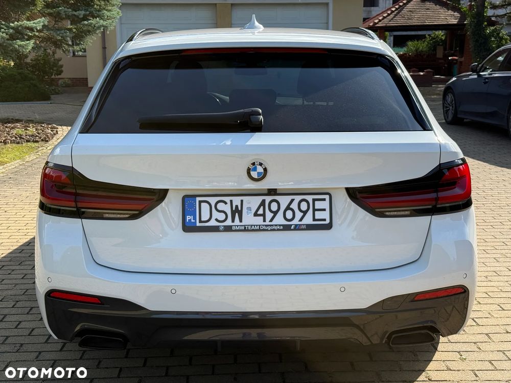 BMW Seria 5 530d xDrive Touring M Sport Edition - 11
