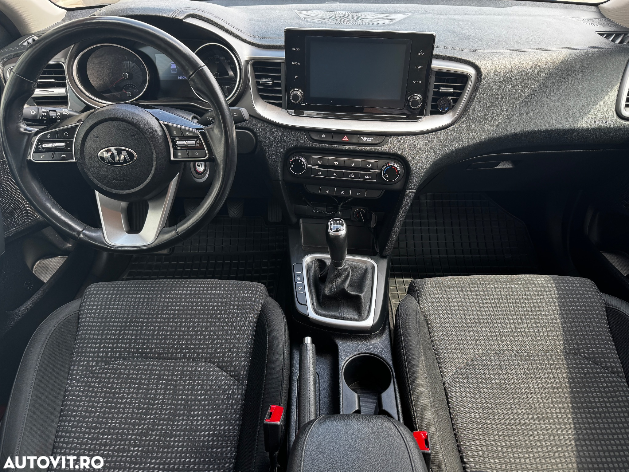 Kia Ceed 1.5 T-GDI 6MT Best - 40