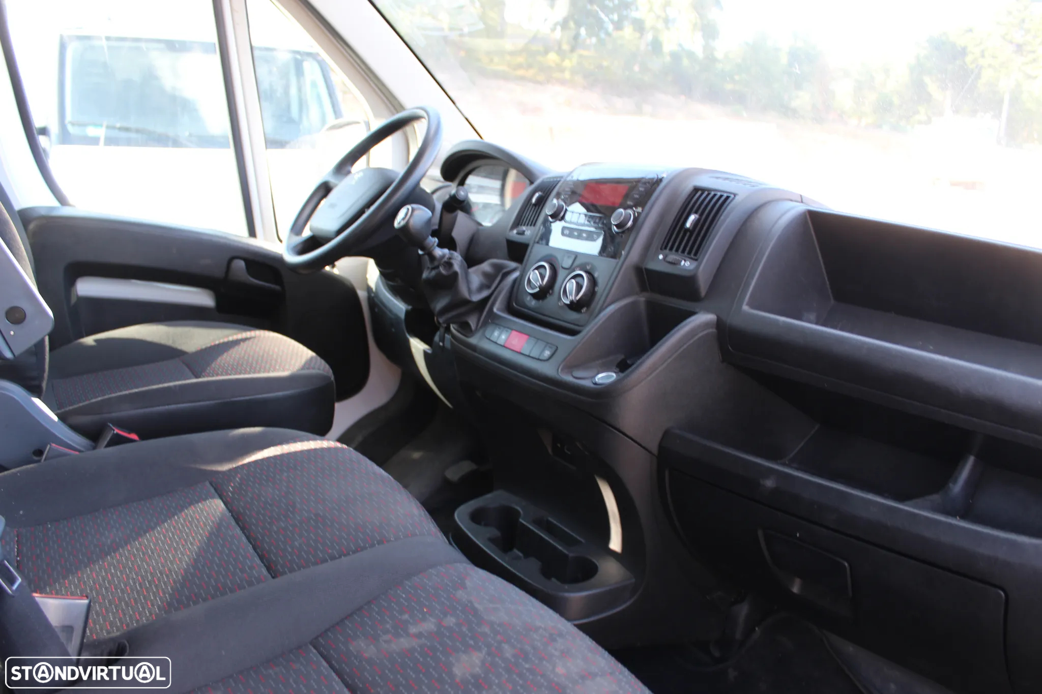 Peugeot Boxer 2.2 BlueHdi CAB/DUPLA // 2022 - 9