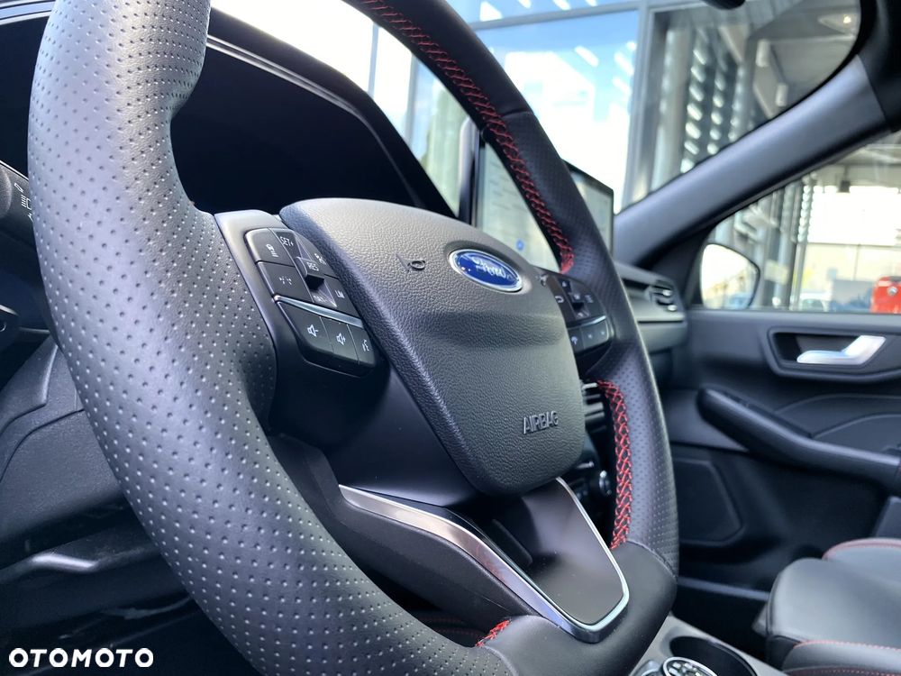 Ford Kuga 2.5 FHEV AWD ST-Line X eCVT - 19