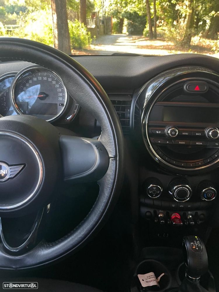 MINI 5 Portas Cooper D Aut. - 13