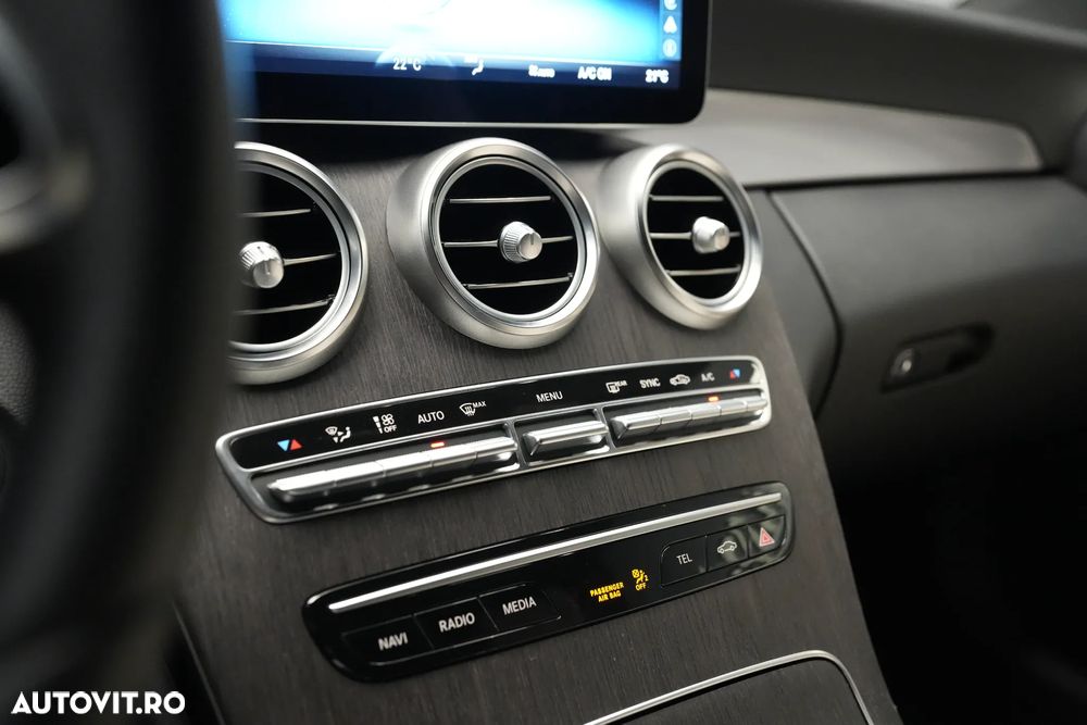 Mercedes-Benz C 400 4MATIC Coupe - 22