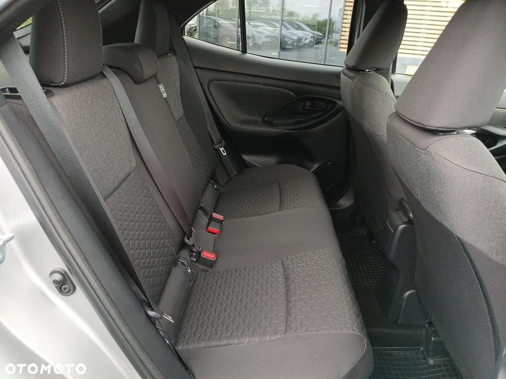 Toyota Yaris Cross Hybrid 1.5 Comfort 4x4 - 18