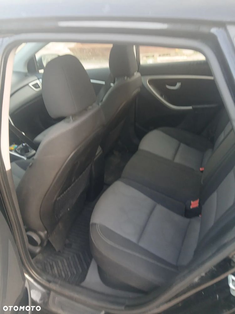 Hyundai i30 1.4 CRDi Premium - 6