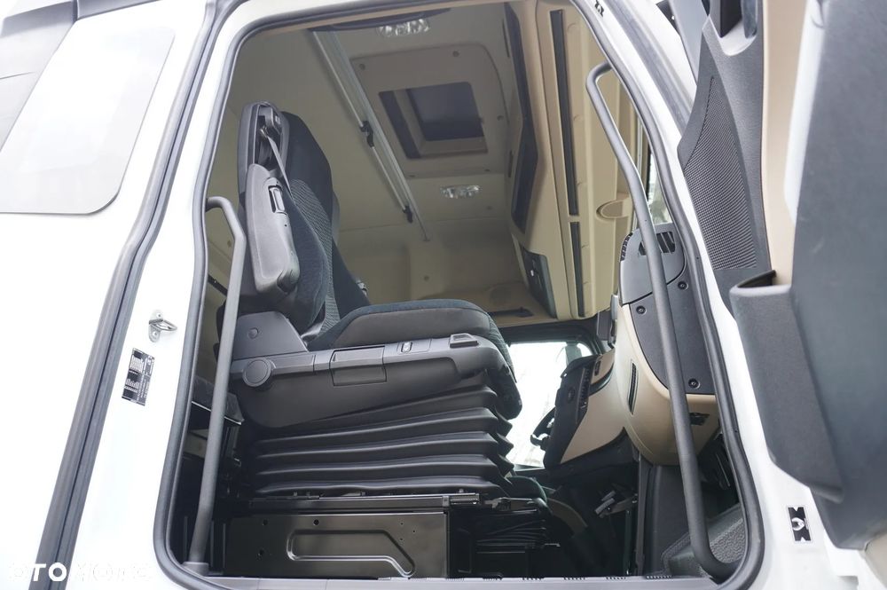 Mercedes-Benz Actros 2540 6x2 / 10 tho. km!!! / 5-seater cab! / BDF - 29