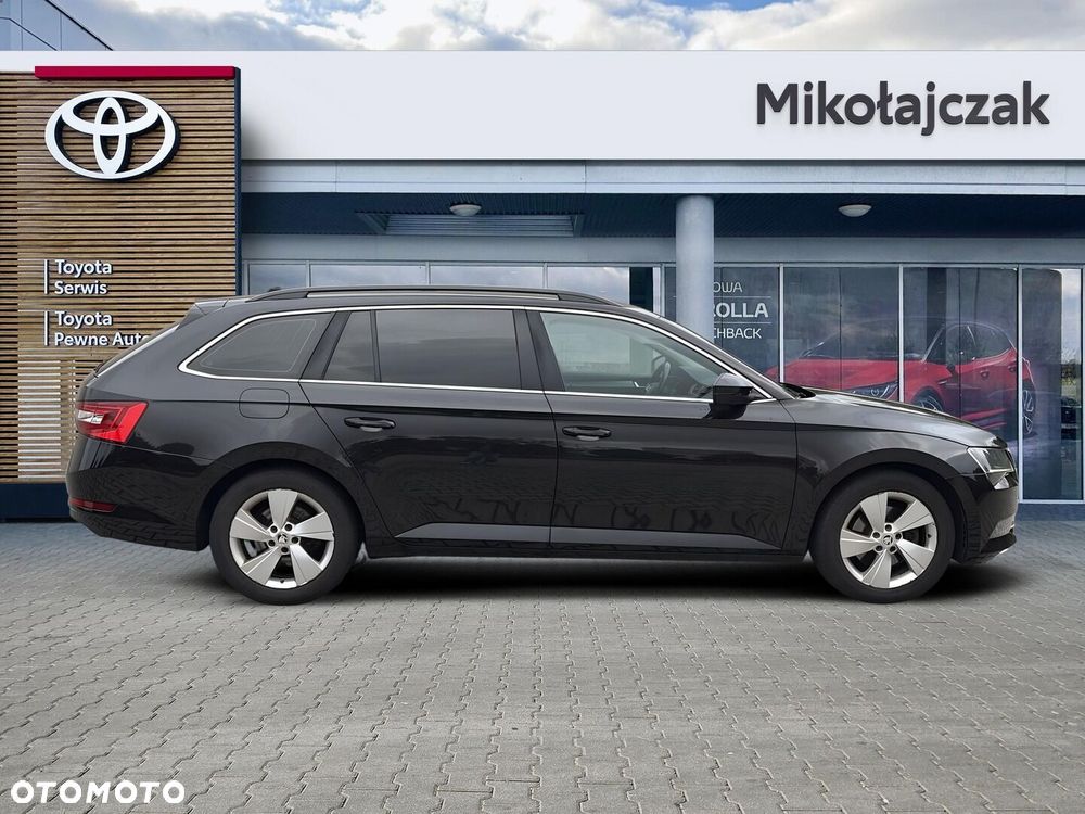 Skoda Superb 2.0 TDI Style DSG - 11